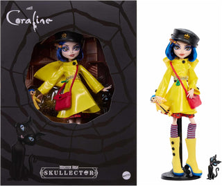 Monster High Muñeca Skullector, Coraline coleccionable en impermeab...