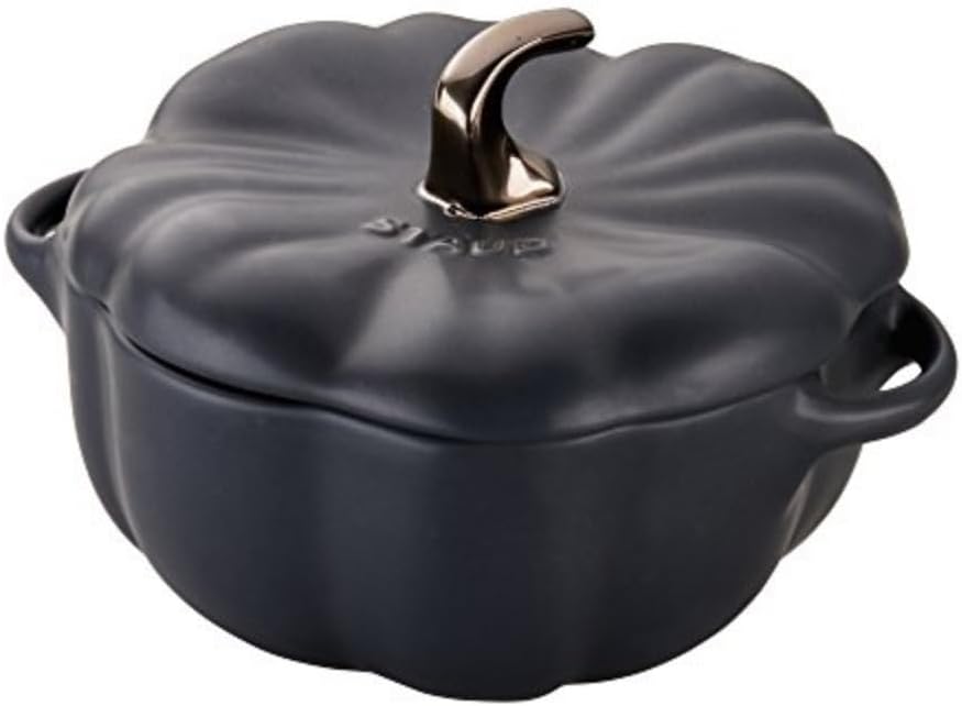 STAUB - Plato de cerámica pequeño de 0.75 cuartos de galón, apto para horno y estufa hasta 572 °F, plato de calabaza, plato de cerámica para hornear, plato de caramelo, negro mate