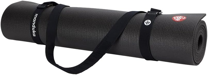 Manduka Esterilla transportadora de yoga – Algodón ecológico, fácil de transportar, manos libres, para todos los tamaños de esterilla, 68 x 1.5 pulgadas