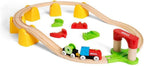 BRIO World 33710 - Mi primer tren de batería ferroviario | Juego de 25 piezas de tren de madera para niños pequeños | Incluye accesorios y pistas de madera | Certificado por Forest Stewardship Council