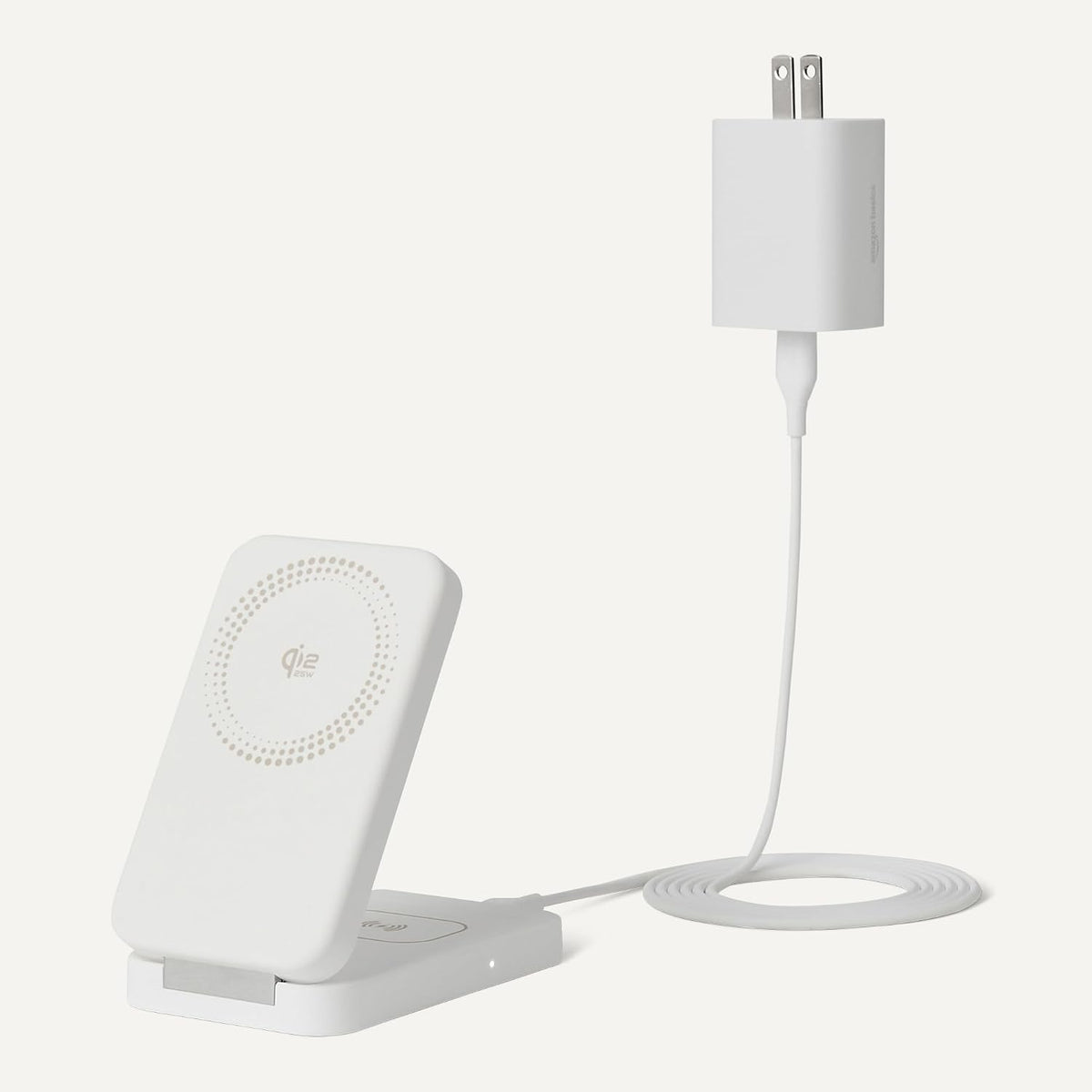 Amazon Basics MagSafe - Estación de carga inalámbrica compatible, 25 W máx. Carga rápida Qi2.2 certificado 2 en 1, soporte plegable para iPhone 17/16/15/14/13/12 y AirPods, con adaptador máximo de 45