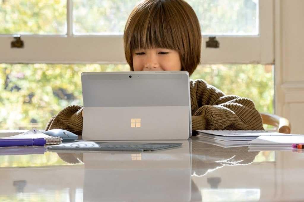 Tableta portátil Microsoft Surface Go 2 2 en 1, pantalla táctil FHD...