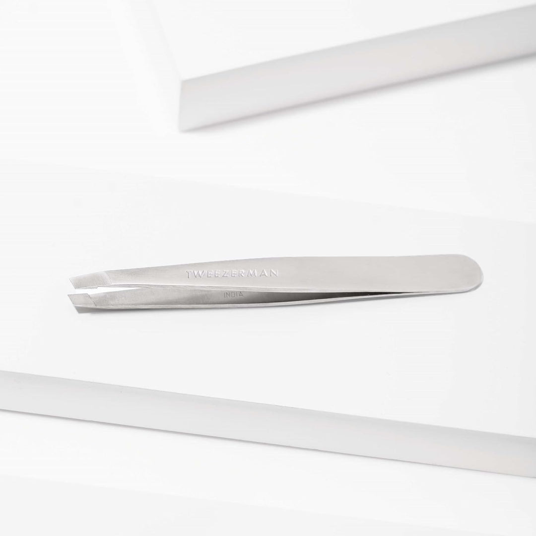 Tweezerman - Pinza inclinadas para cejas de acero inoxidable