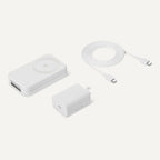Amazon Basics MagSafe - Estación de carga inalámbrica compatible, 25 W máx. Carga rápida Qi2.2 certificado 2 en 1, soporte plegable para iPhone 17/16/15/14/13/12 y AirPods, con adaptador máximo de 45