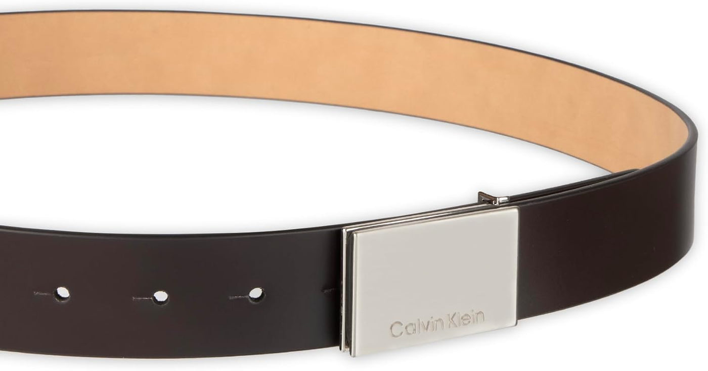 Calvin Klein Cinturón con hebilla de placa moderna y detalle de log...
