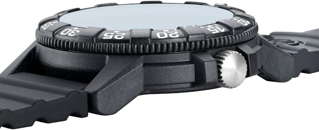 Reloj Luminox XS.0325 para hombre 1.732 en, cuarzo suizo, resistente al agua 10 ATM