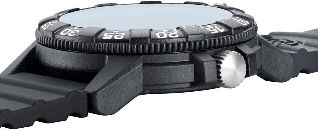 Reloj Luminox XS.0325 para hombre 1.732 en, cuarzo suizo, resistente al agua 10 ATM