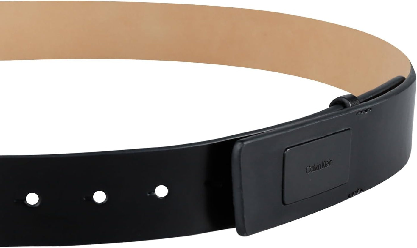 Calvin Klein Cinturón con hebilla de placa moderna y detalle de log...