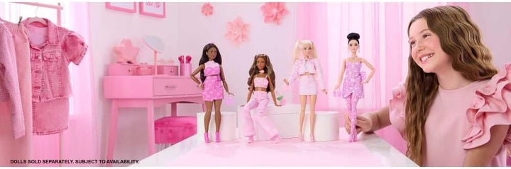 Muñeca de estilo Deluxe Barbie #12 en top corto de mezclilla rosa c...