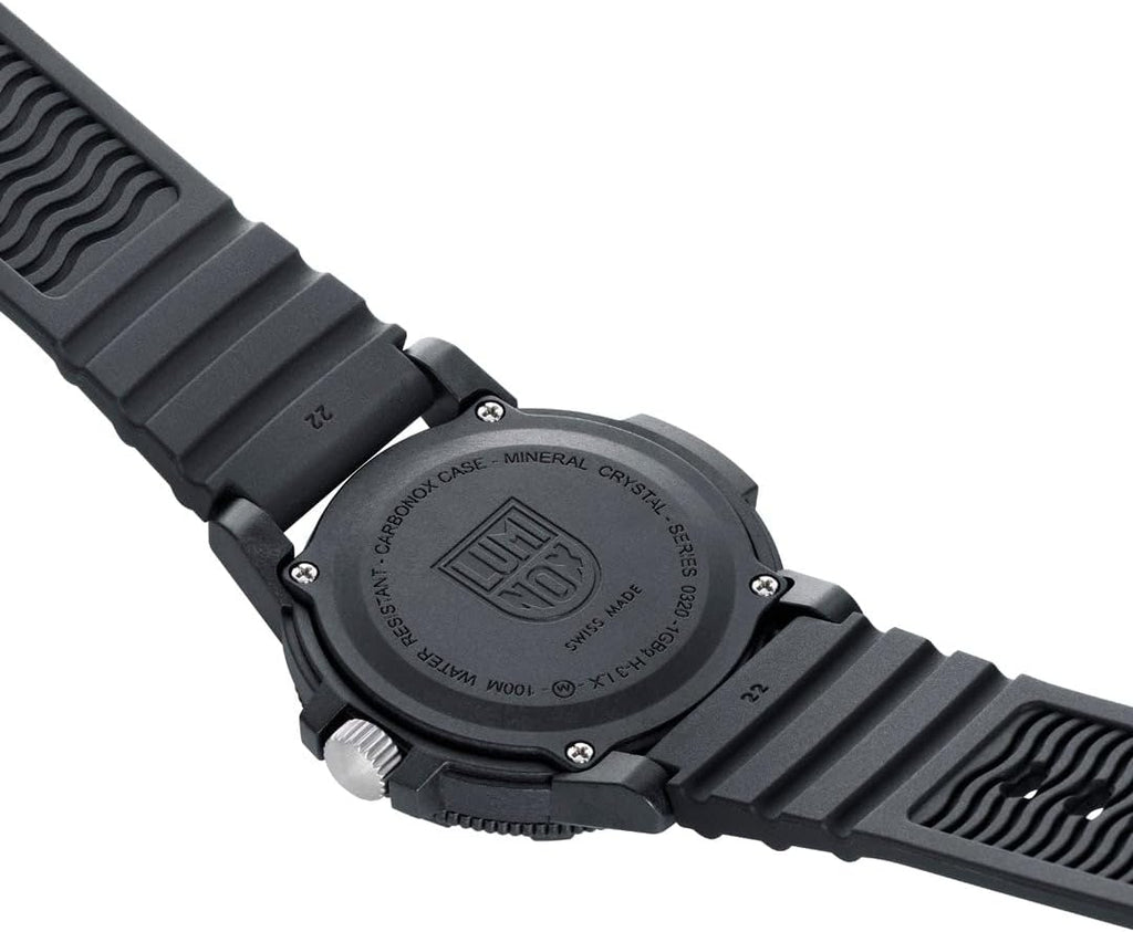 Reloj Luminox XS.0325 para hombre 1.732 en, cuarzo suizo, resistente al agua 10 ATM