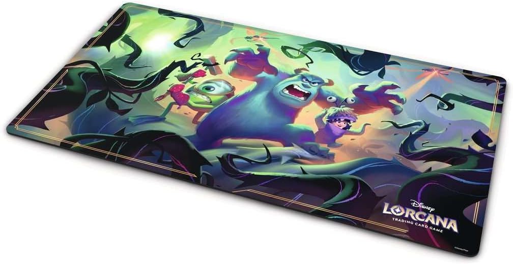 Ravensburger Disney Lorcana TCG Playmat con Mike Wazowski, Sulley y Boo en el ataque de la vid! - Protege las tarjetas - Juego versátil, escritorio o alfombrilla de mouse - Adecuado para mayores de 8