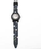 Accutime Star Wars Baby Yoda Reloj de pulsera analógico de cuarzo con cara pequeña, detalles verdes para niñas, niños de todas las edades (MNL9001AZ), Verde, Reloj de pulsera analógico