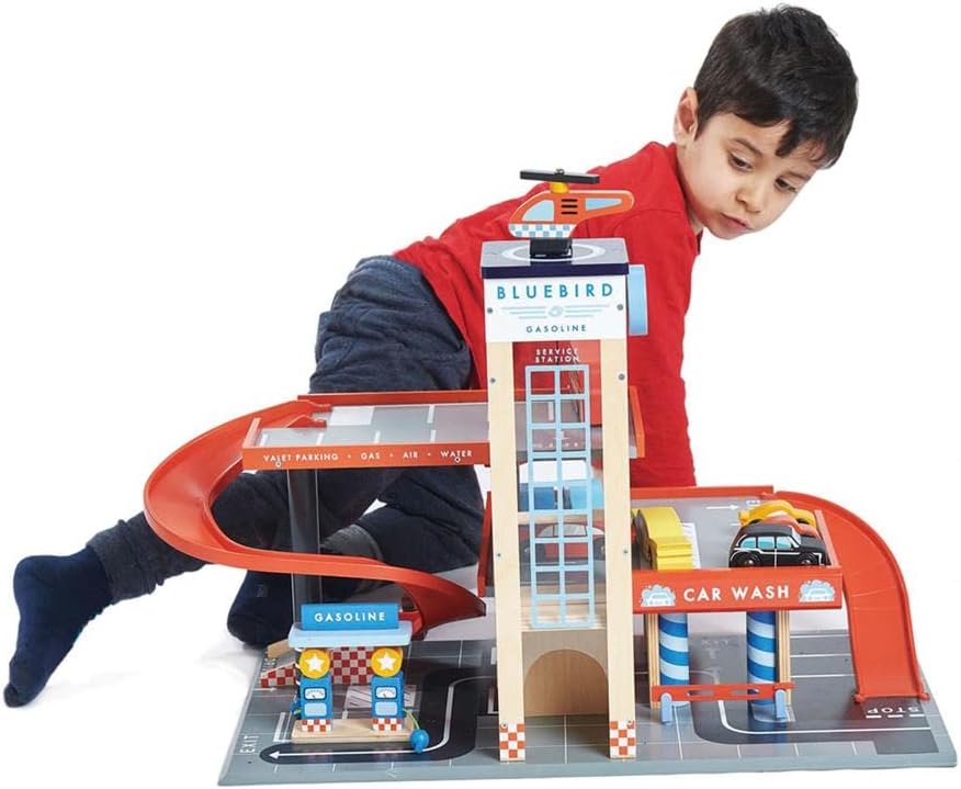 Tender Leaf Toys - Estación de servicio Blue Bird - Garaje clásico de madera y estación de servicio para automóviles y helicópteros con rampas, bombas de gasolina y centro de lavado de autos -