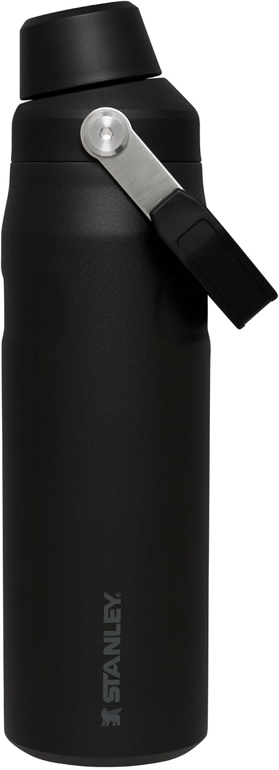 Stanley IceFlow - Botella de agua de flujo rápido de 24 onzas, tapa de boquilla en ángulo, ligera y a prueba de fugas para viajes y deportes, acero inoxidable aislado, sin BPA, color negro