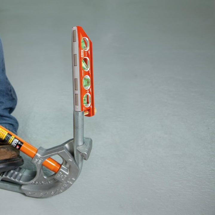 Klein Tools El kit de herramientas manuales 80141 incluye alicates,...