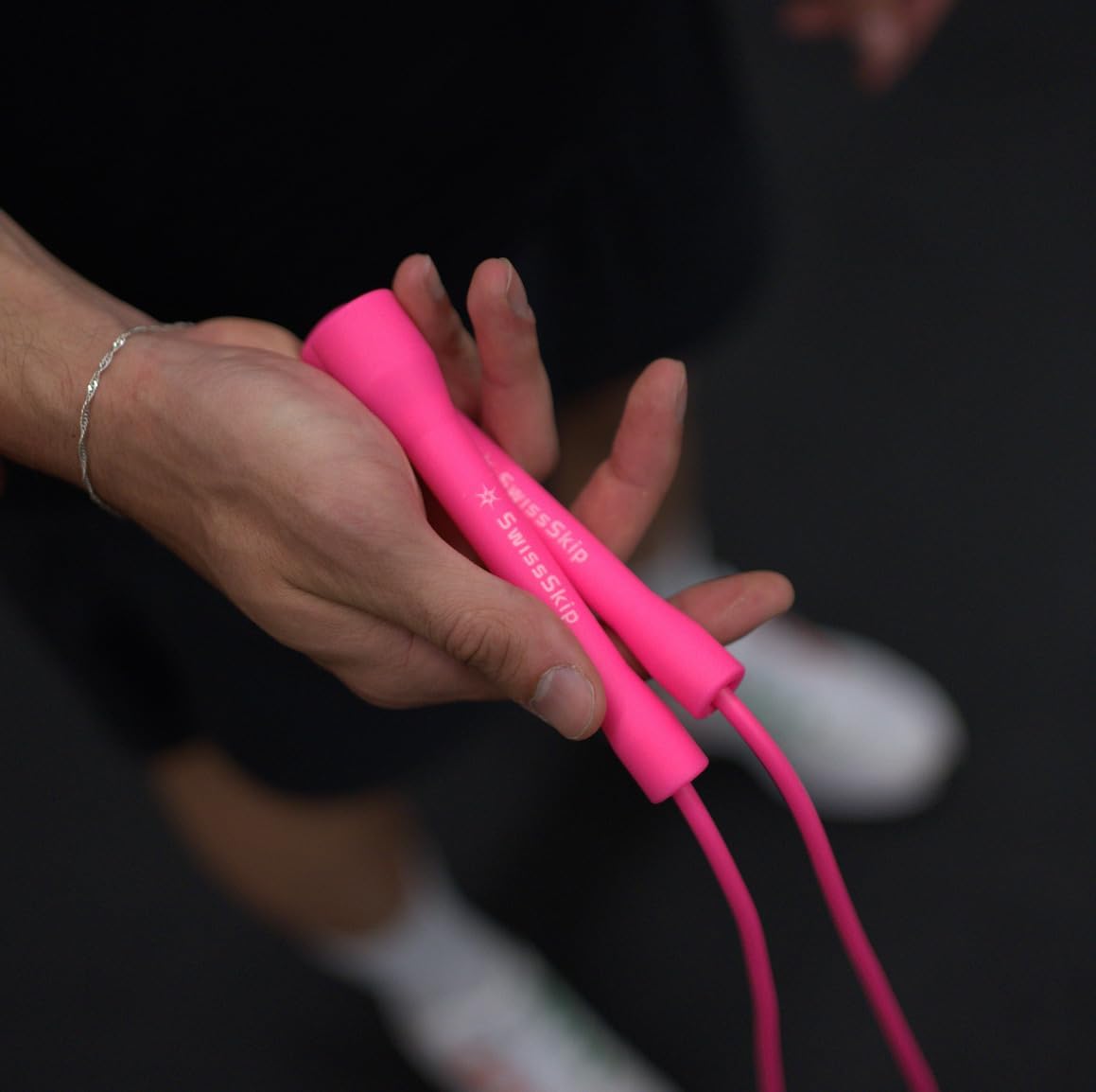 Cuerda de Saltar Rápida Swissskip de Dayan Kolev, Cuerda de Saltar de PVC de 5mm, Excelente para Principiantes y Atletas Avanzados, Diseñada para Fitness, Cardio, Boxeo y CrossFit, Longitud Ajustable