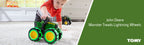Monstruo John Deere con ruedas y huella iluminada Tractor