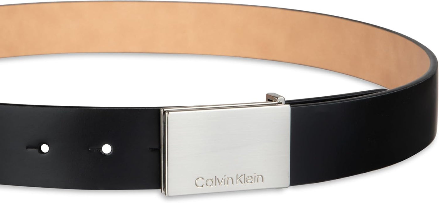 Calvin Klein Cinturón con hebilla de placa moderna y detalle de log...