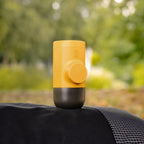 WACACO Minipresso GR2, cafetera portátil compatible con café molido, máquina de café expreso de 18 bar operada manualmente (ocre dorado)