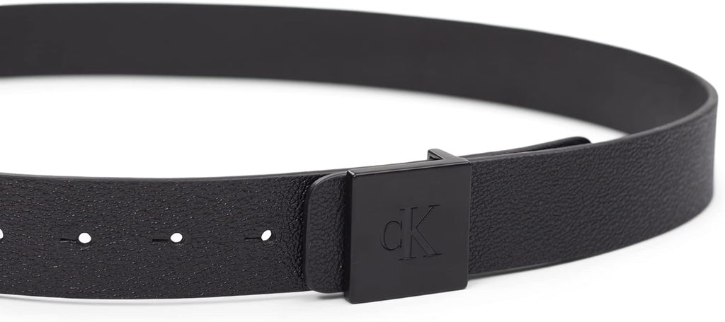 Calvin Klein Cinturón con hebilla de placa moderna y detalle de log...