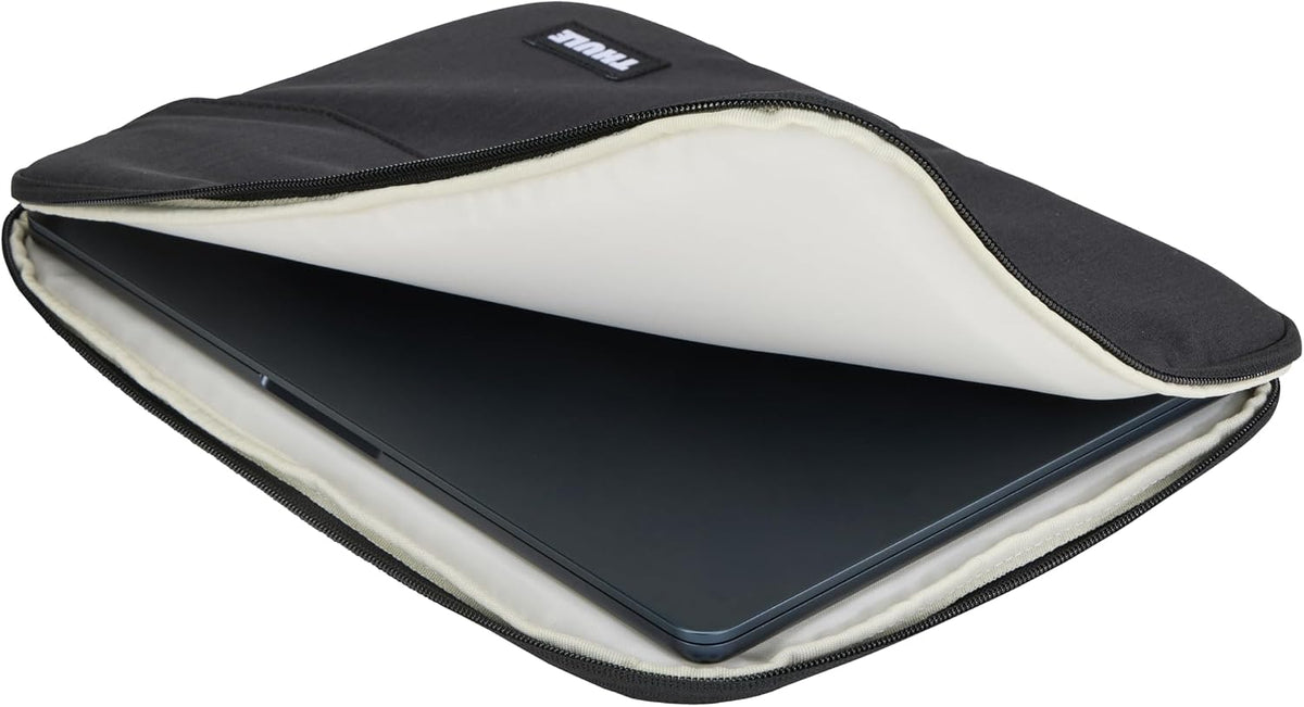 Thule Chasm 55L Gear Hauler, base impermeable, bolsillos internos y...
