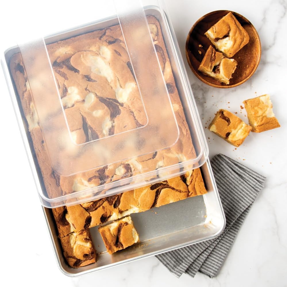 Nordic Ware Bandeja Natural de Lados Altos para Pastel de Hoja, Plateado
