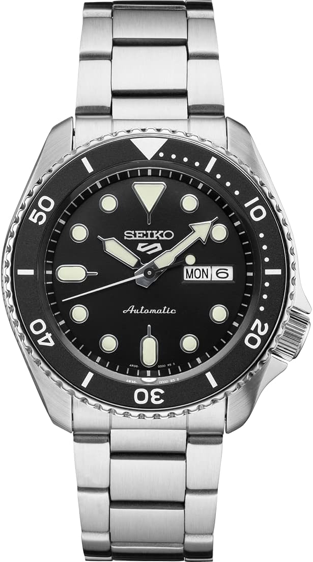 SEIKO Reloj automático para hombre – 5 deportes – calendario día/fecha, agujas y marcadores LumiBrite y bisel giratorio, 328.1 ft resistente al agua