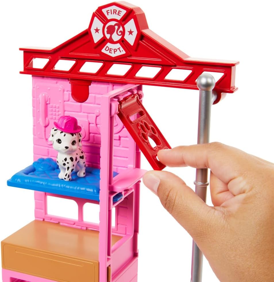 Barbie Careers - Muñeca y juego de bomberos con estación de bombero...