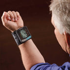 HealthSmart Monitor de presión arterial estándar digital con brazalete superior automático que muestra la frecuencia del pulso y los latidos cardíacos irregulares, almacena hasta 120 lecturas para 2