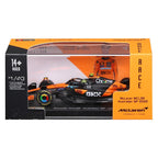 Bburago Fórmula de carrera McLaren MCL39 con casco (2025) Norris #4