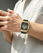 SAPPHERO Reloj para hombre, esfera de esqueleto Tonneau, caja de acero inoxidable, movimiento de cuarzo japonés, correa de silicona, reloj de pulsera deportivo y de moda, resistente a los 30M, fecha
