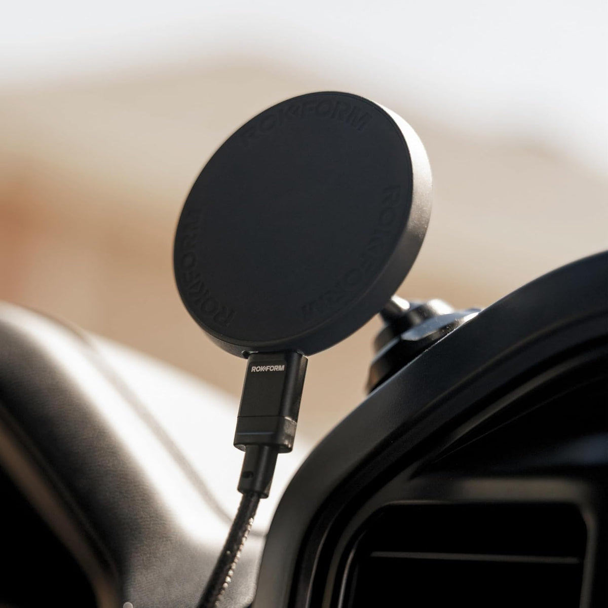 Rokform Cargador de coche inalámbrico magnético, soporte giratorio