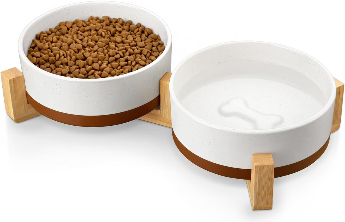 MALACASA Juego de cuencos de cerámica para perros con soporte de madera, 3.5 tazas para perros medianos con base antideslizante, cachorros grandes, gatos, perdigueros, etc. Juego de cuencos básicos para alimentos y agua para mascotas, esmalte mate con