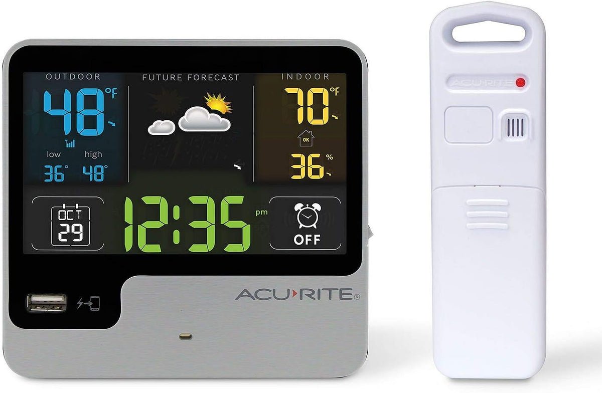 AcuRite 01129M Reloj despertador con cargador USB, temperatura exterior y pronósticos meteorológicos