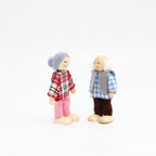 ONEST Juego de 16 piezas de casa de muñecas de madera, mini figuras
