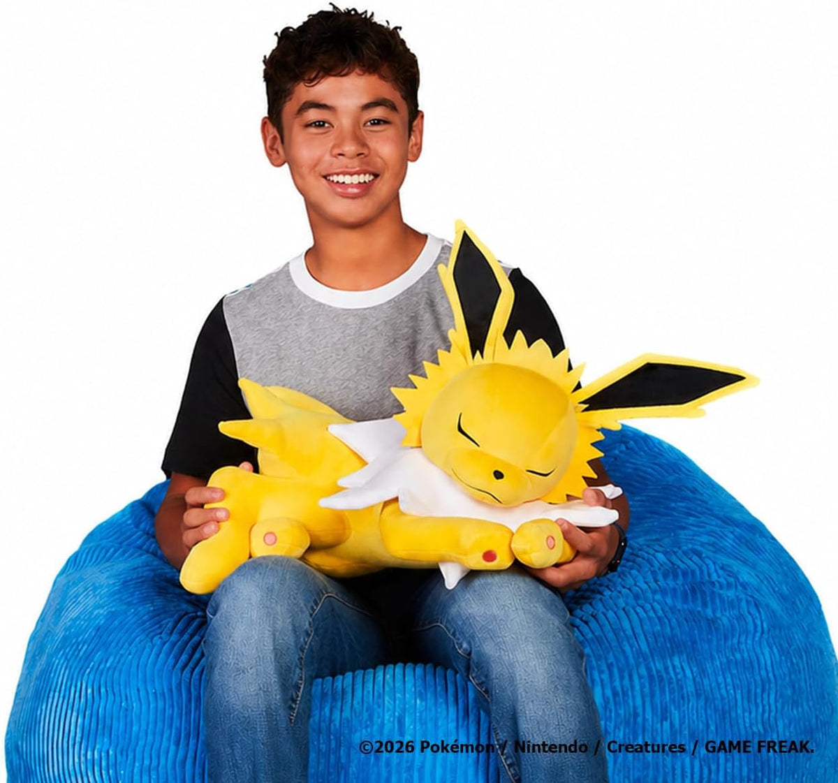 Pokemon Jolteon - Peluche para dormir, 18 pulgadas, felpa prémium en postura para dormir