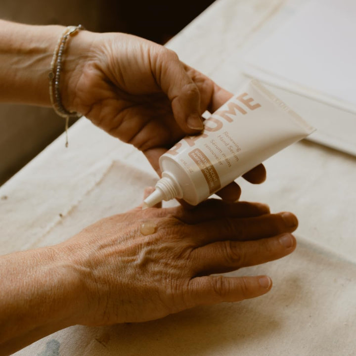 PAUME Suero renovador de manos para piel seca y envejecida con ácid...