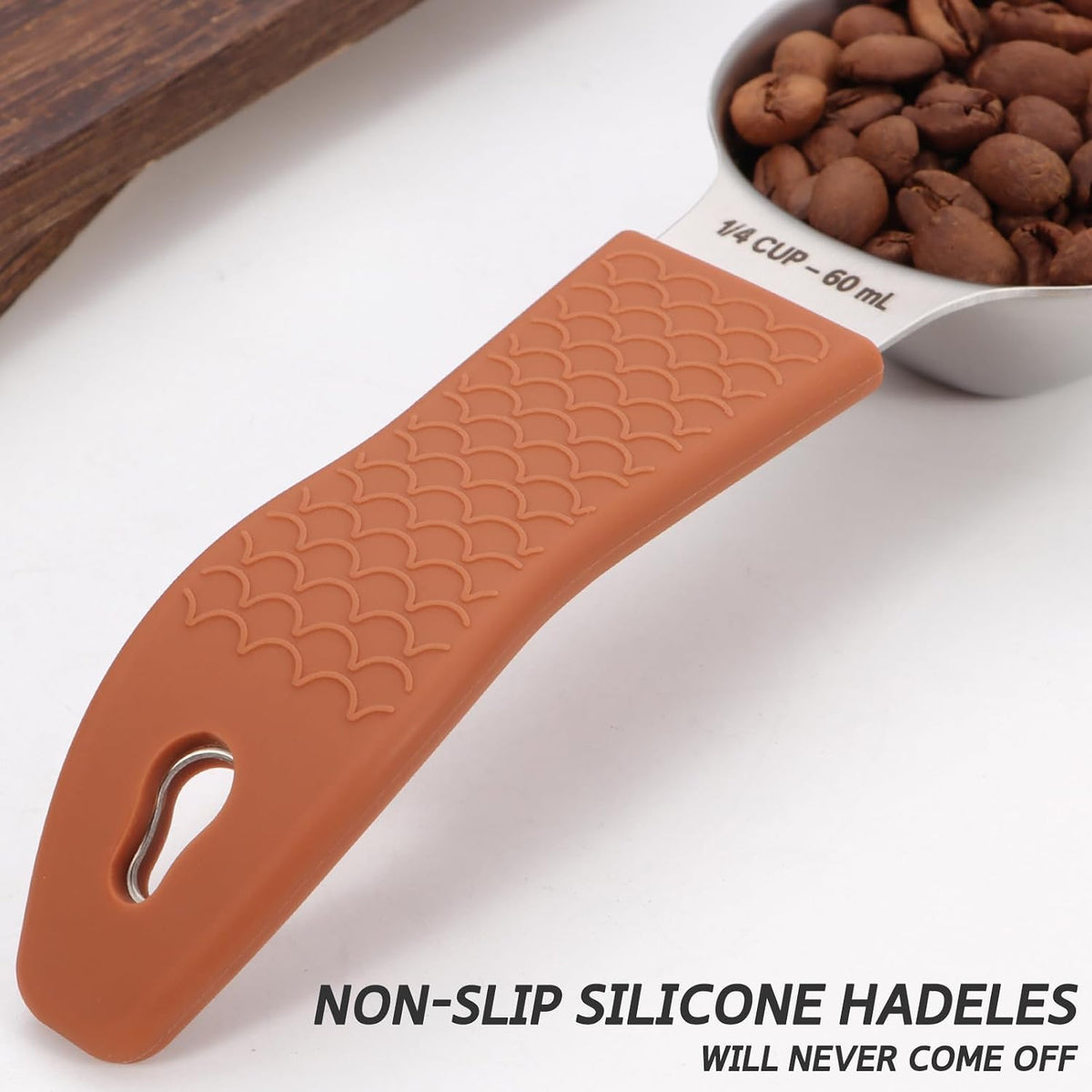 Juego de 4 tazas medidoras de acero inoxidable para ingredientes secos y líquidos con asas de silicona antideslizantes y medidas grabadas con láser, tazas medidoras de metal