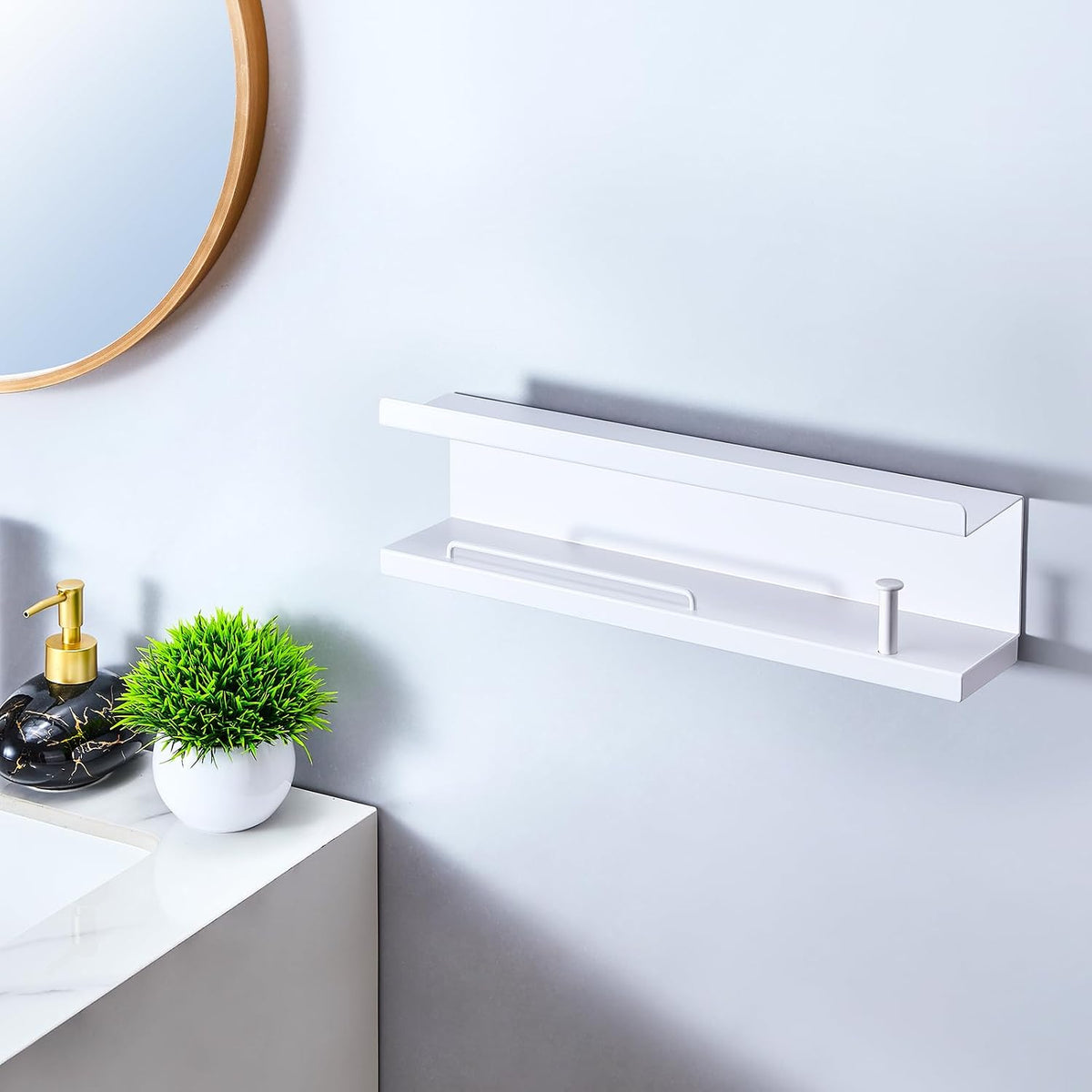 Soporte de secador de pelo para pared con diseño de 3 niveles y espacio para fijación con adhesivo o tornillos