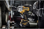 DEWALT Llave de impacto inalámbrica de 20 V MAX, 1/2" con anillo de seguridad, alto torque, sin escobillas, herramienta desnuda solamente (DCF961B)
