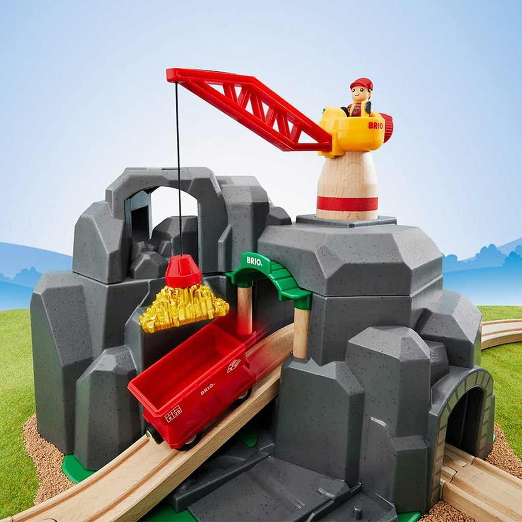 BRIO World - 33889 Crane & Mountain Tunnel | Accesorio de tren de juguete de 7 piezas para niños | Juego interactivo | Madera certificada FSC | Perfecto para edades de 3 años en adelante