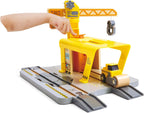 Hape Juego de construcción de grúa ferroviaria, accesorio de pista de tren de madera con grúa, cargador, camión volquete y rodillo de vapor, juguete educativo de construcción STEM para niños a partir