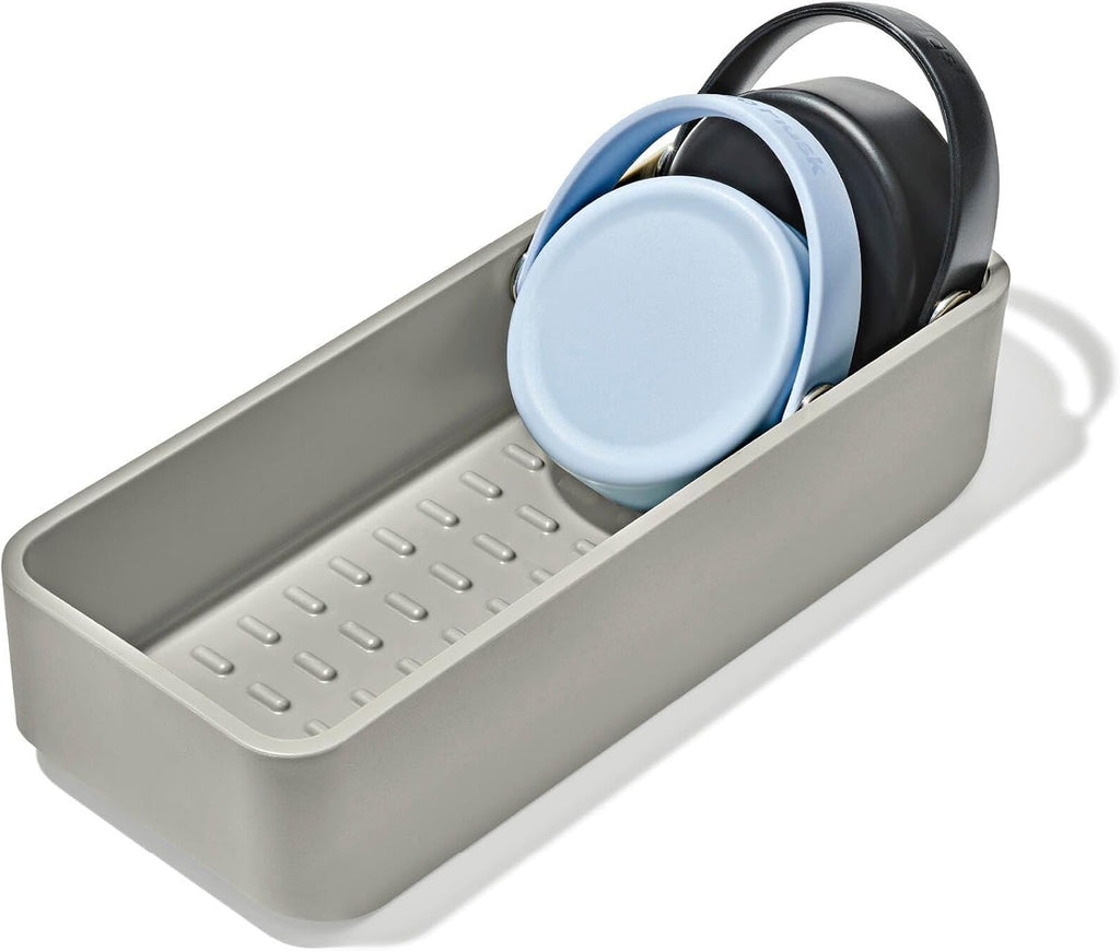OXO Organizador de botellas de agua y contenedor de accesorios Good Grips