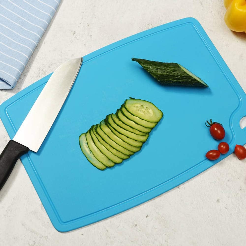 Tabla de cortar de silicona gruesa de 12.6 x 9.1 pulgadas, diseño plegable y flexible, ranuras para jugos, mango de fácil agarre, apta para lavavajillas, color azul