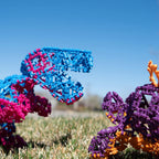 That Hinge Toy - Juego de 150 piezas rojo + azul, dinosaurio + más juguete de construcción STEM