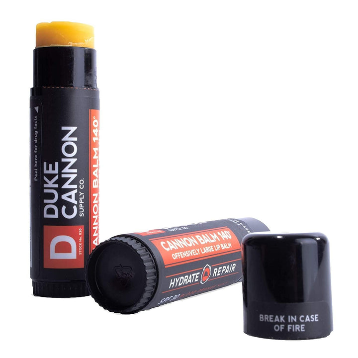 Duke Cannon Supply Co. Bálsamo de cañón protector labial táctico de...