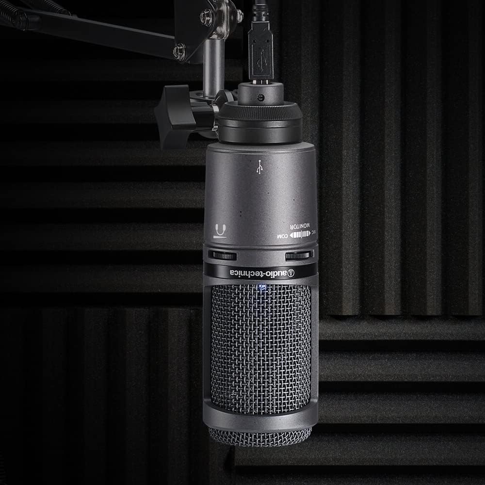 Micrófono condensador cardiode de la marca Audio-Technica, modelo A...