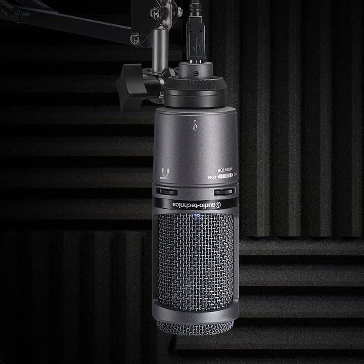 Micrófono condensador cardiode de la marca Audio-Technica, modelo A...
