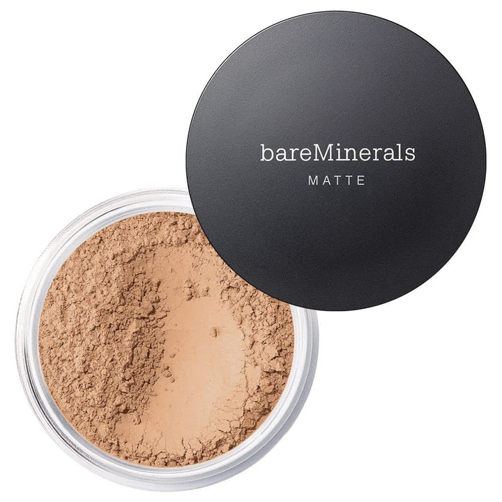 Corrector cosmético tapa ojeras con protector solar factor 20.