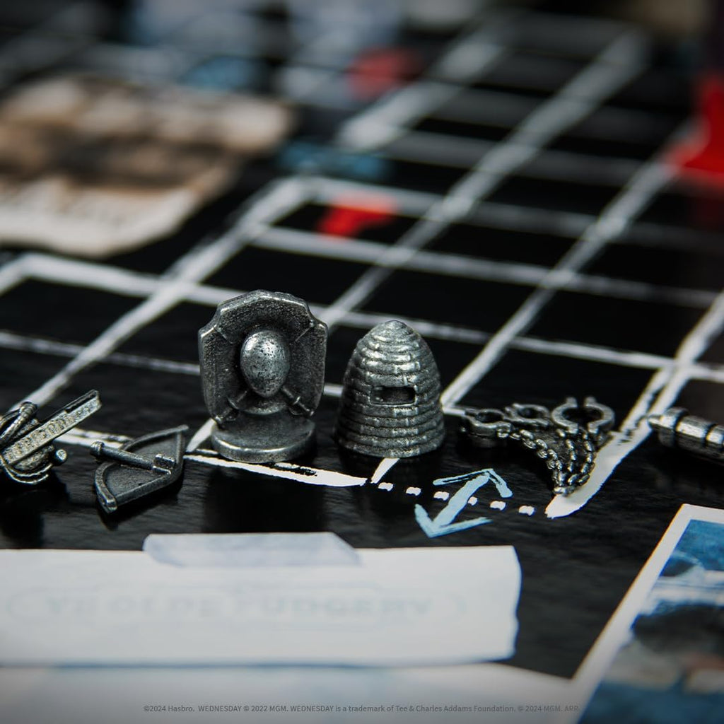 CLUE: Miércoles | Juego de mesa clásico inspirado en la serie original de Netflix | Resuelve el misterio en la Academia Nevermore con amigos y familiares | Mercancía con licencia oficial | 2-6 jugadores | A partir de 8 años